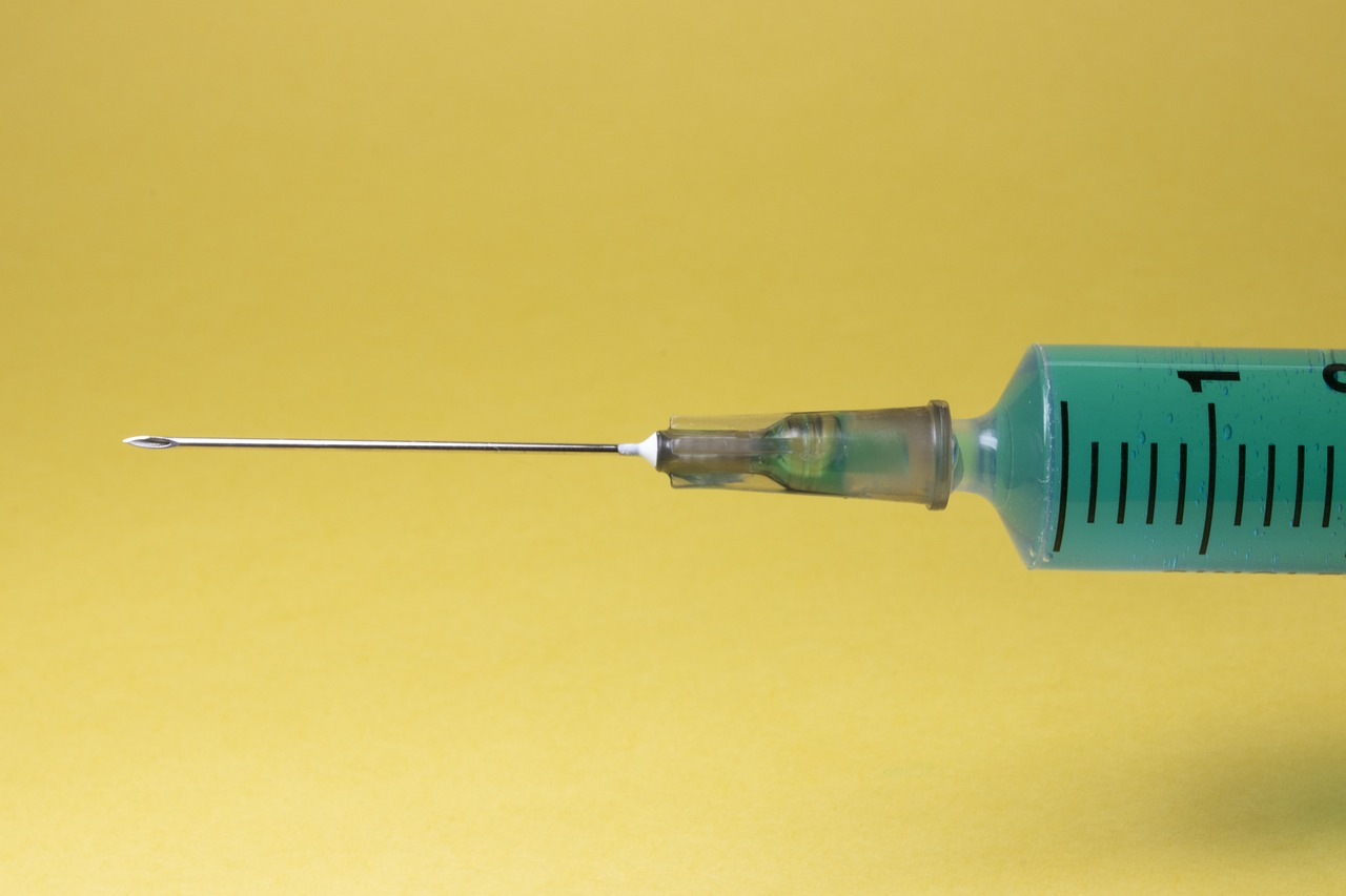 syringe, needle, medical treatment-3902915.jpg